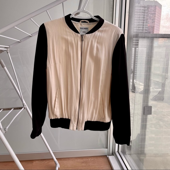 Black and white bomber jacket - Picture 2 of 3